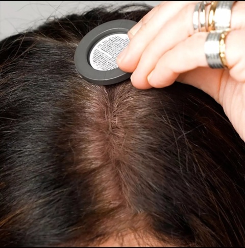 BŁYSKAWICZNY RETUSZ H646 puder do tuszowania odrostów INSTANT RETOUCH HAIR KOLOR Jasny blond